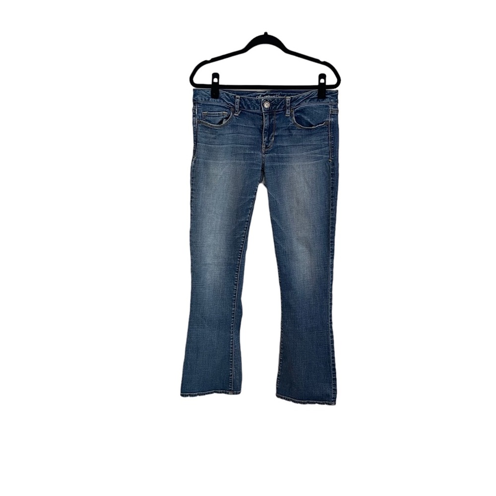 American eagle size 12 regular. Medium wash. Slight bell. Low rise Super stretch